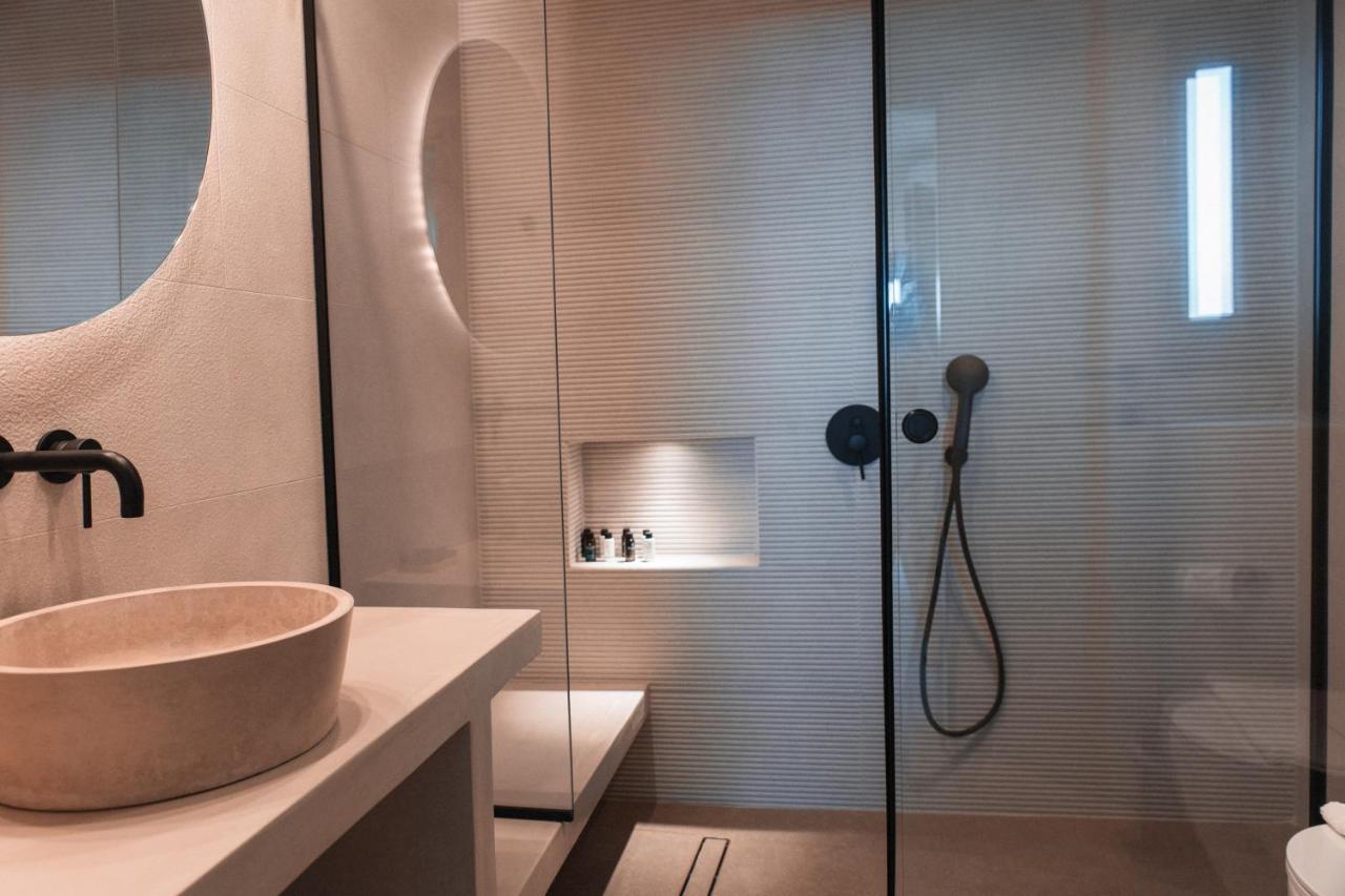 North Wind Luxury Suites Oia  Bagian luar foto