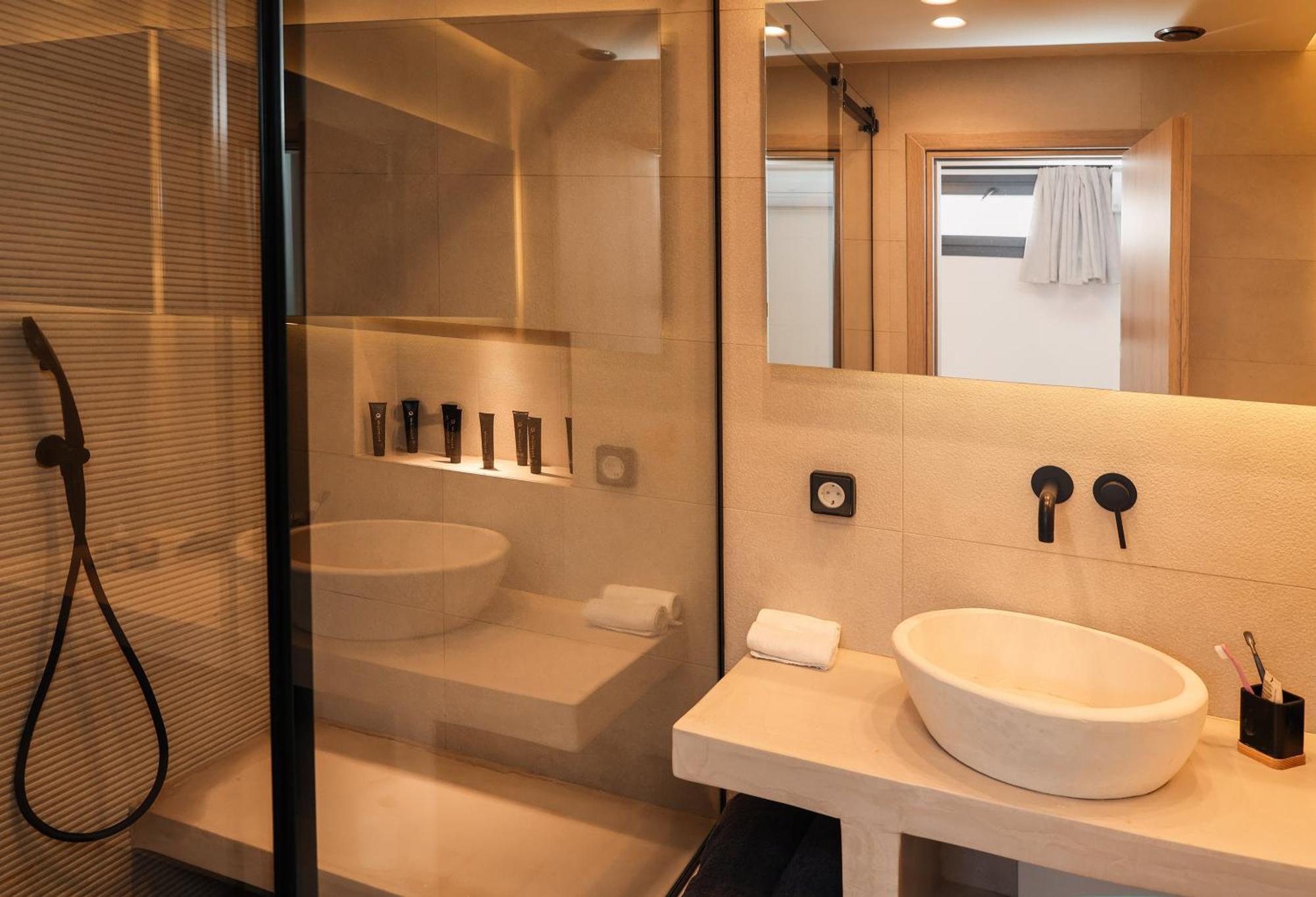 North Wind Luxury Suites Oia  Bagian luar foto