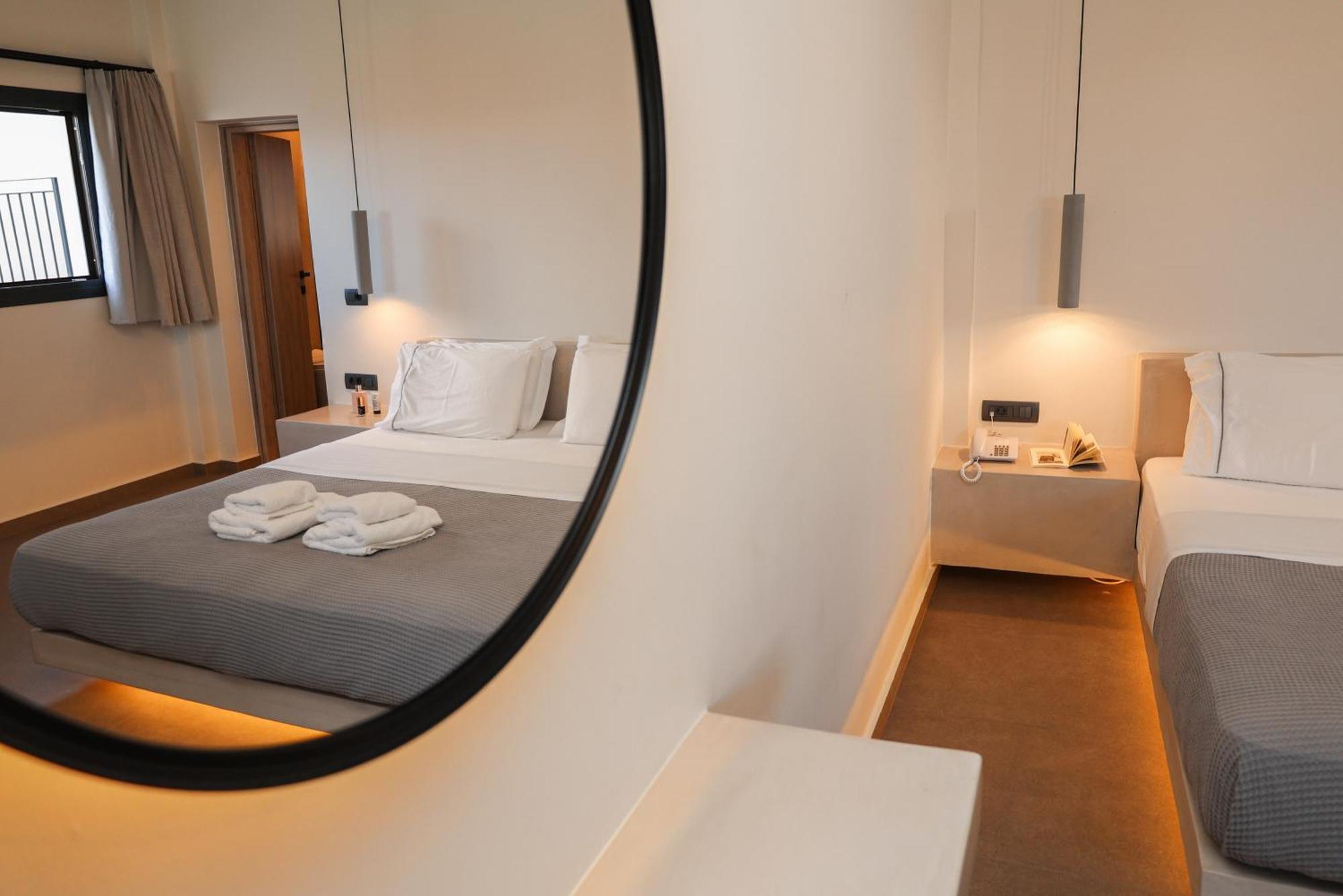 North Wind Luxury Suites Oia  Bagian luar foto