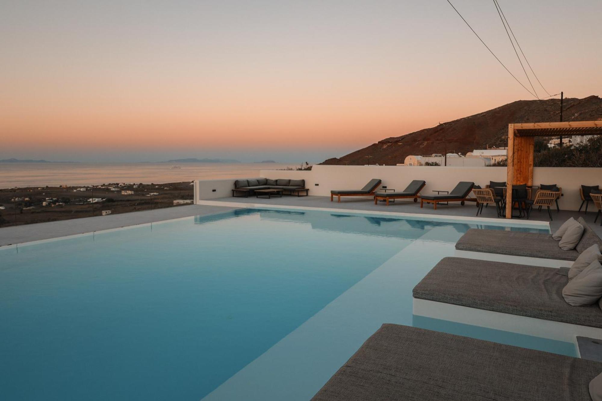 North Wind Luxury Suites Oia  Bagian luar foto