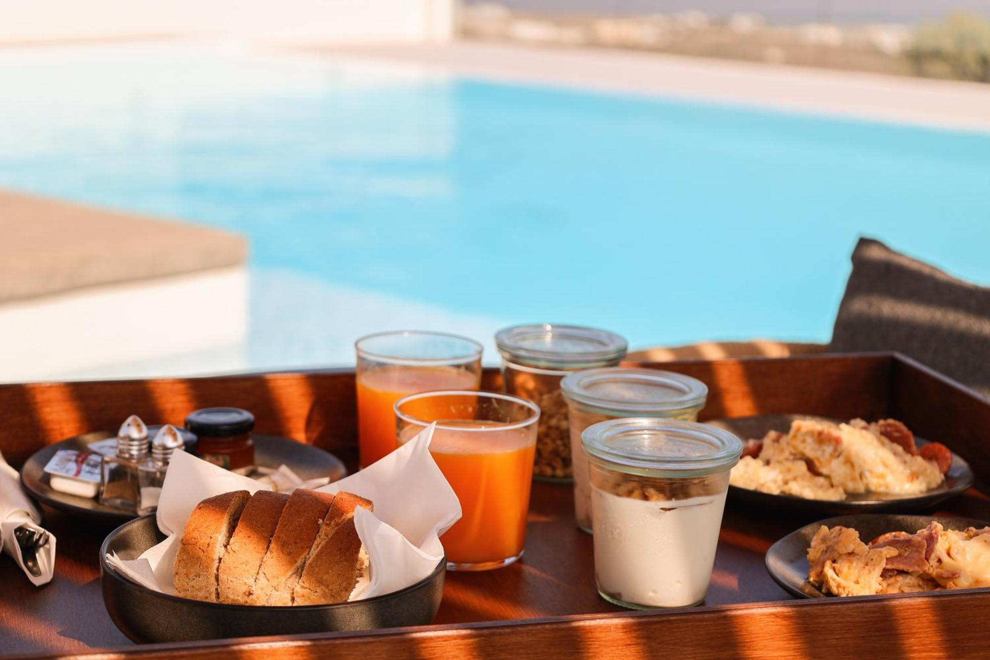 North Wind Luxury Suites Oia  Bagian luar foto